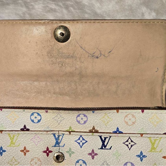 LV- Authentic Louis Vuitton x Murikami “Sarah” Multi-color logo Long Snap Wa… - Picture 3 of 14